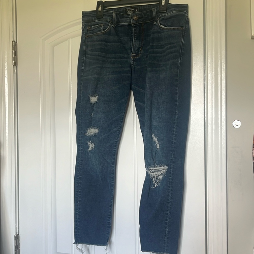 Raw hem skinny jean